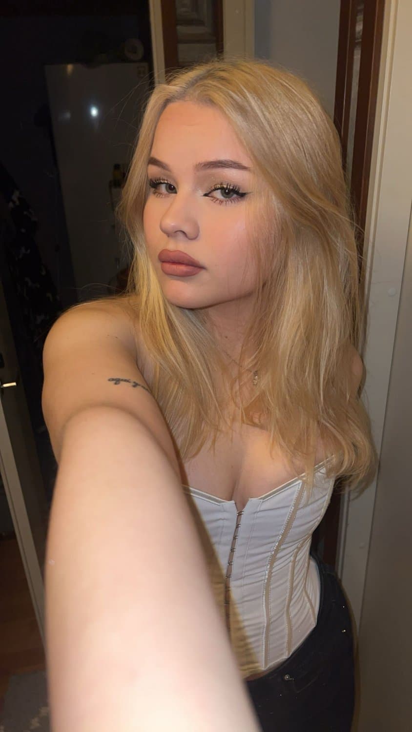 Collegegirl Alexa cameraroll leaks