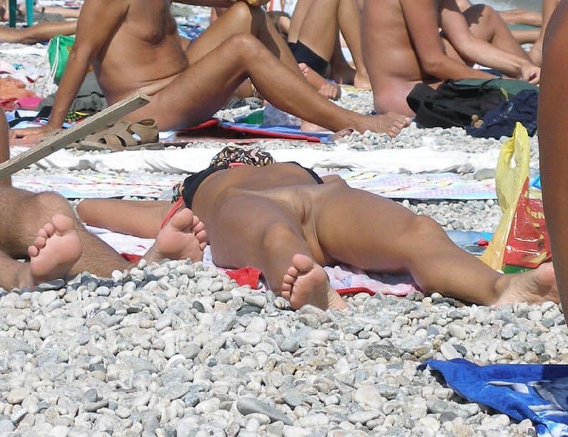 Bottomless Girls in Public 1