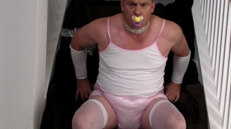 Click to view full size ABDL Diapered sissybaby Peter went in choker and chastity