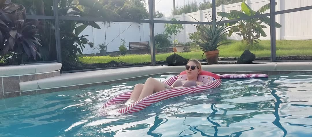 Alleine in der Missionar Stellung bumsen und ins Gesicht spritzen oder mit kumpel im Sandwich bumsen