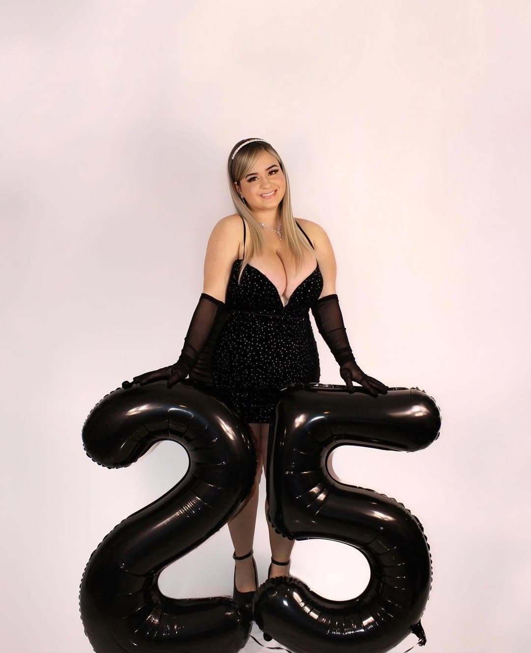 Click to view full size Curvy latina slut is begging you to pump for her tits