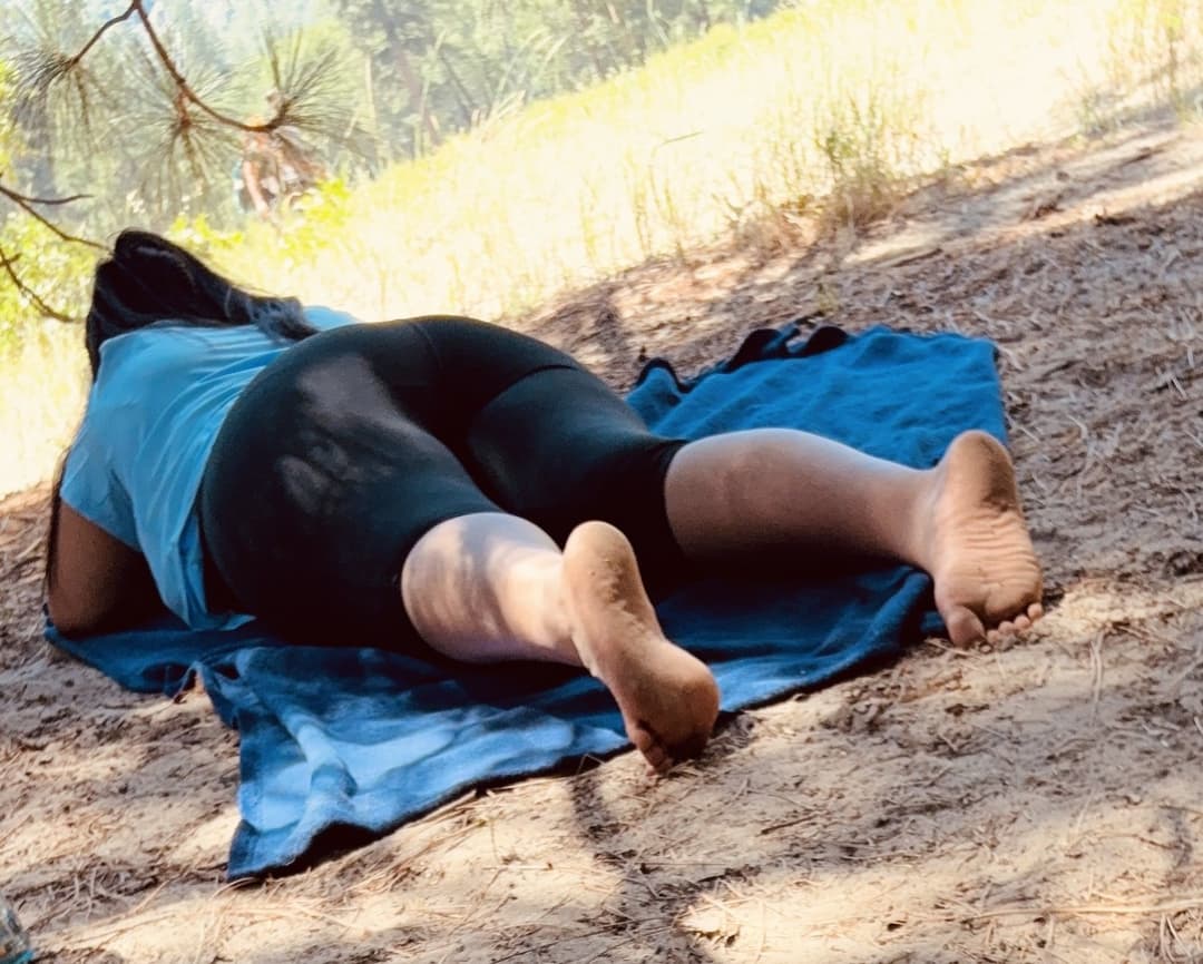Sexy fat ass Latina by the river