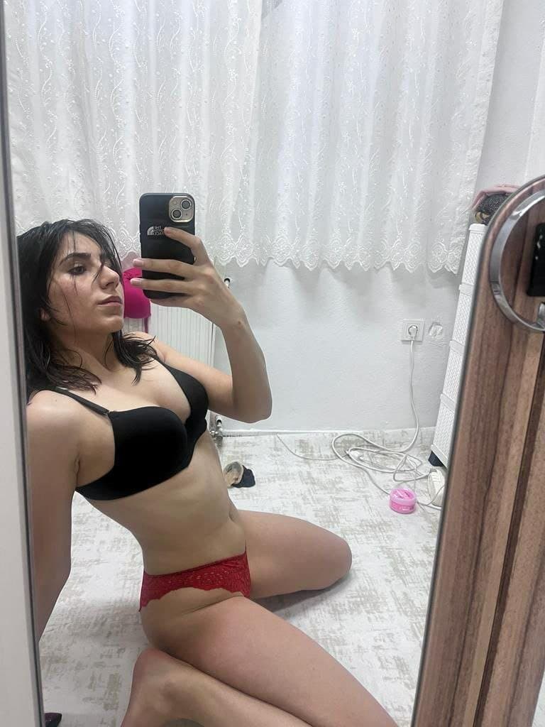 Beurette algérienne au bled gode avec légumes ?