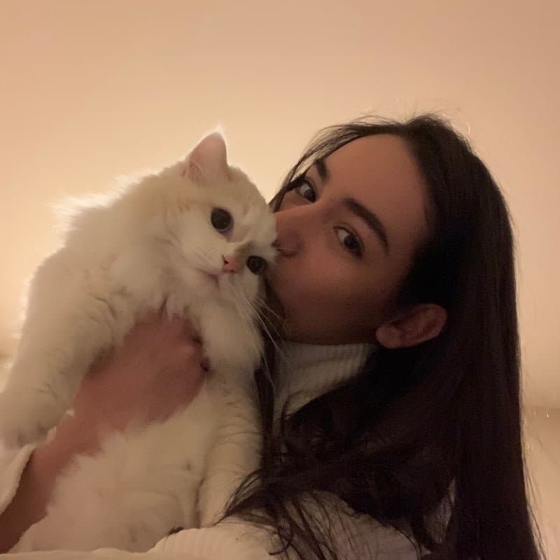 Laila Asmr - if you recognize her or have her custom video please message me