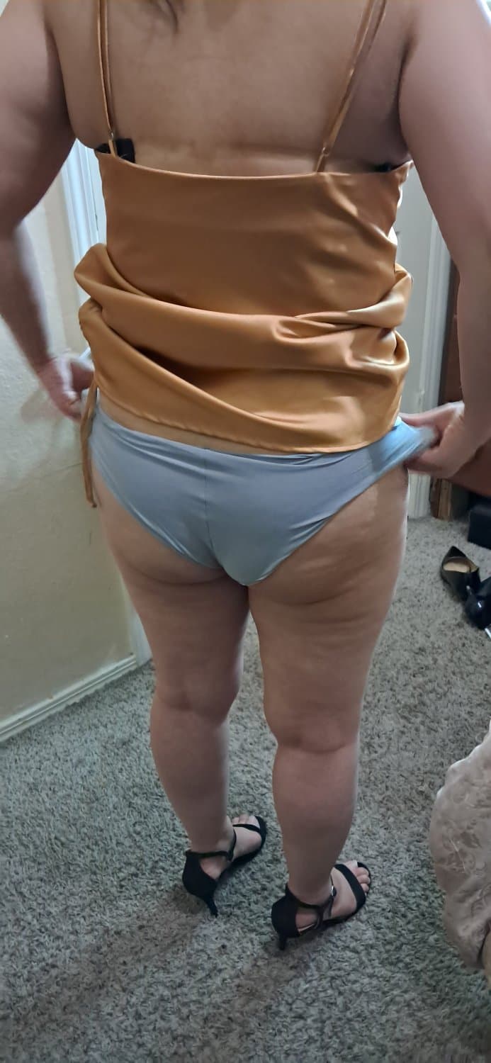 Convinced sister inlaw to show me her panties