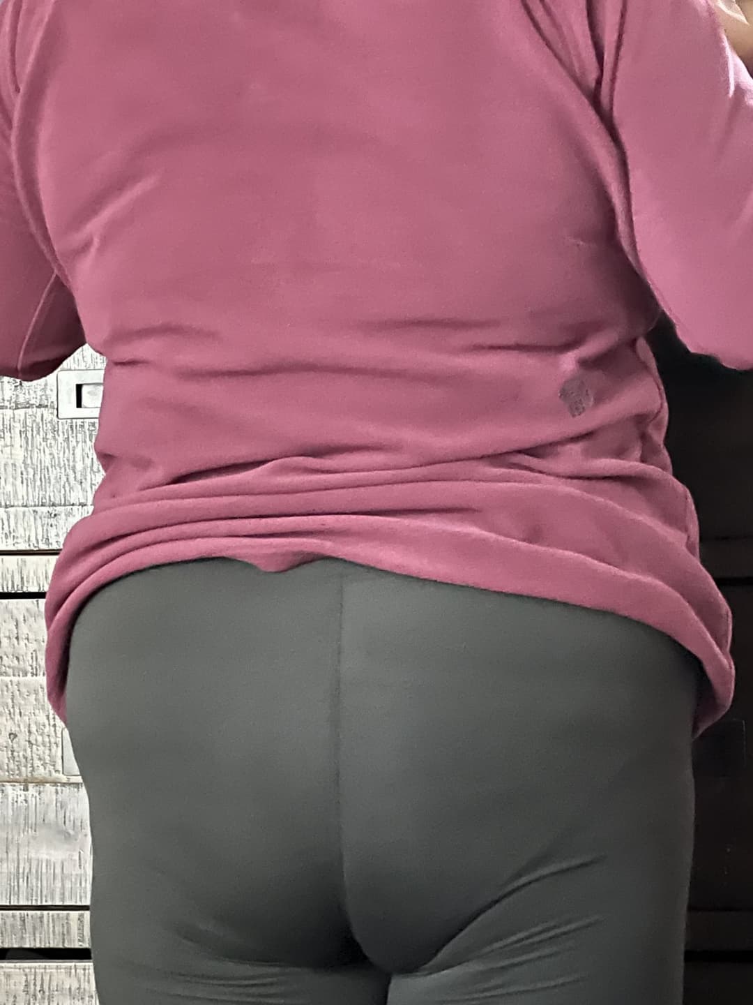 Love starring at my Latina sister ass