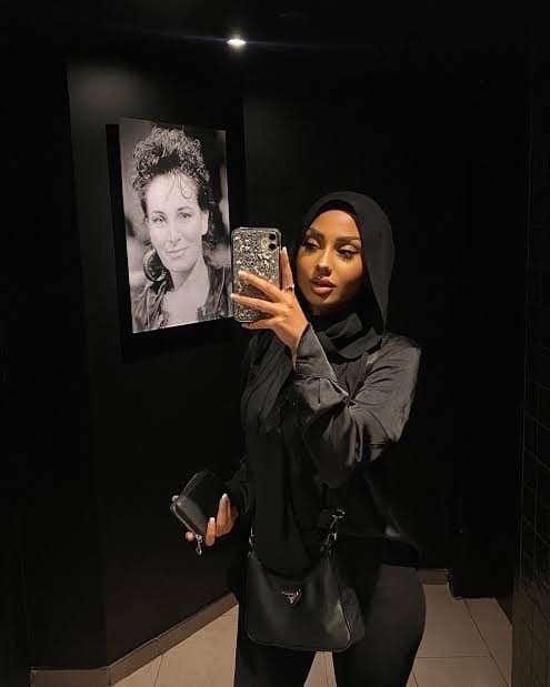 iraqi hoejabi with dsl showing why hijabi bitches r the best ????