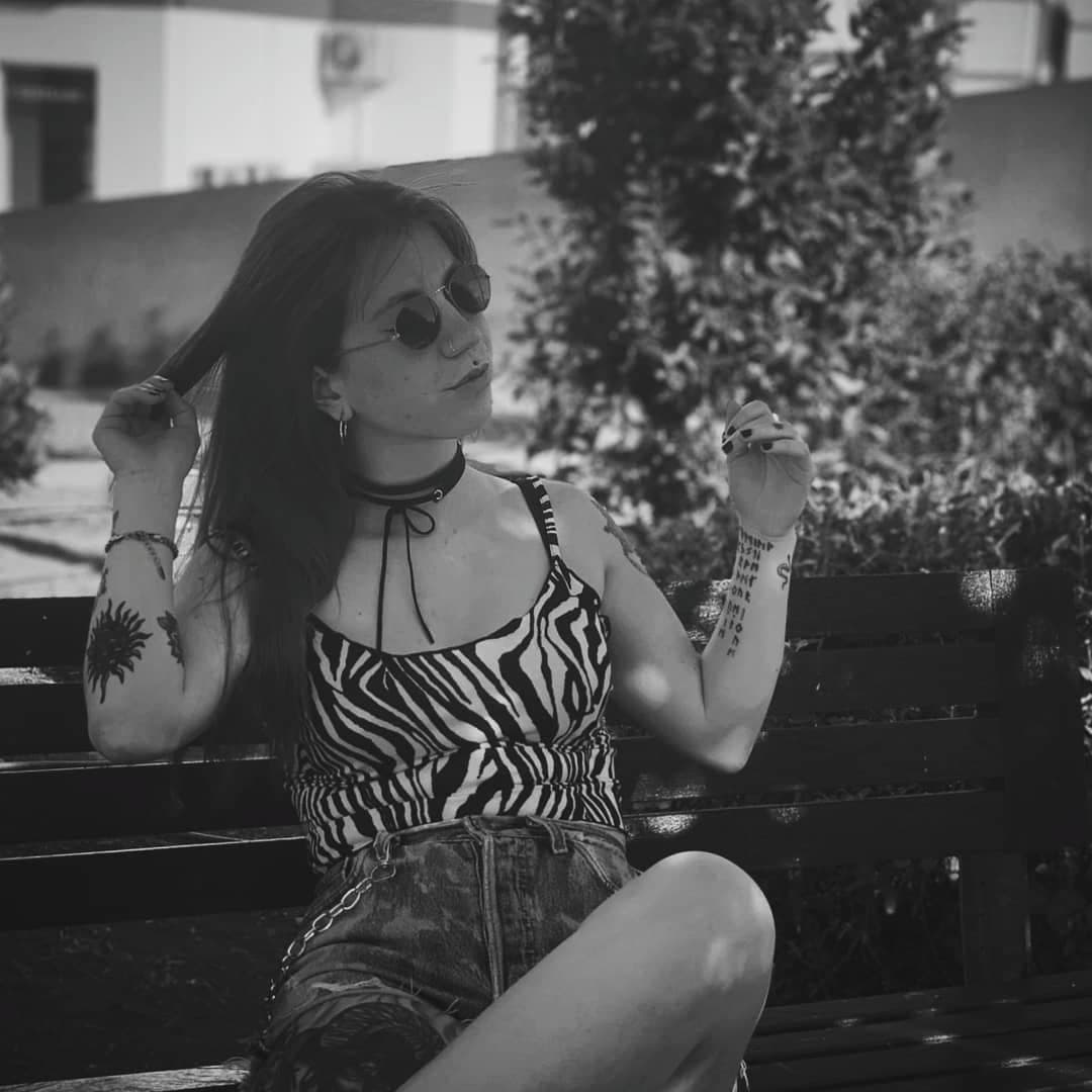 My sister and her creamy dirty panties. She just need some tribs and milk ??