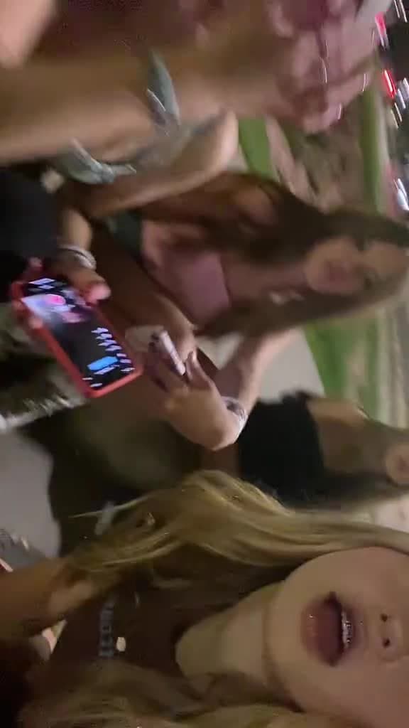 can anyone cumtrib Phoebe?