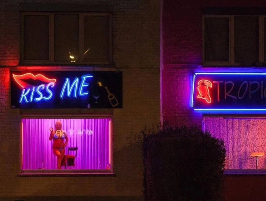 chubby submisive and addicted dirty cumwhore Jessie from Belgium, Tongeren, bare to use, respost her