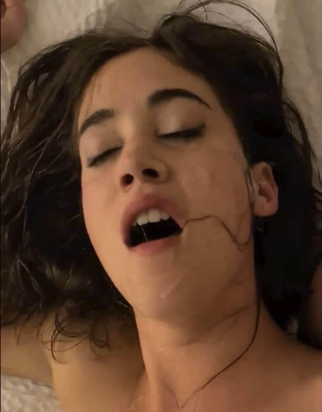 Girlfriend gets MFM facial experience