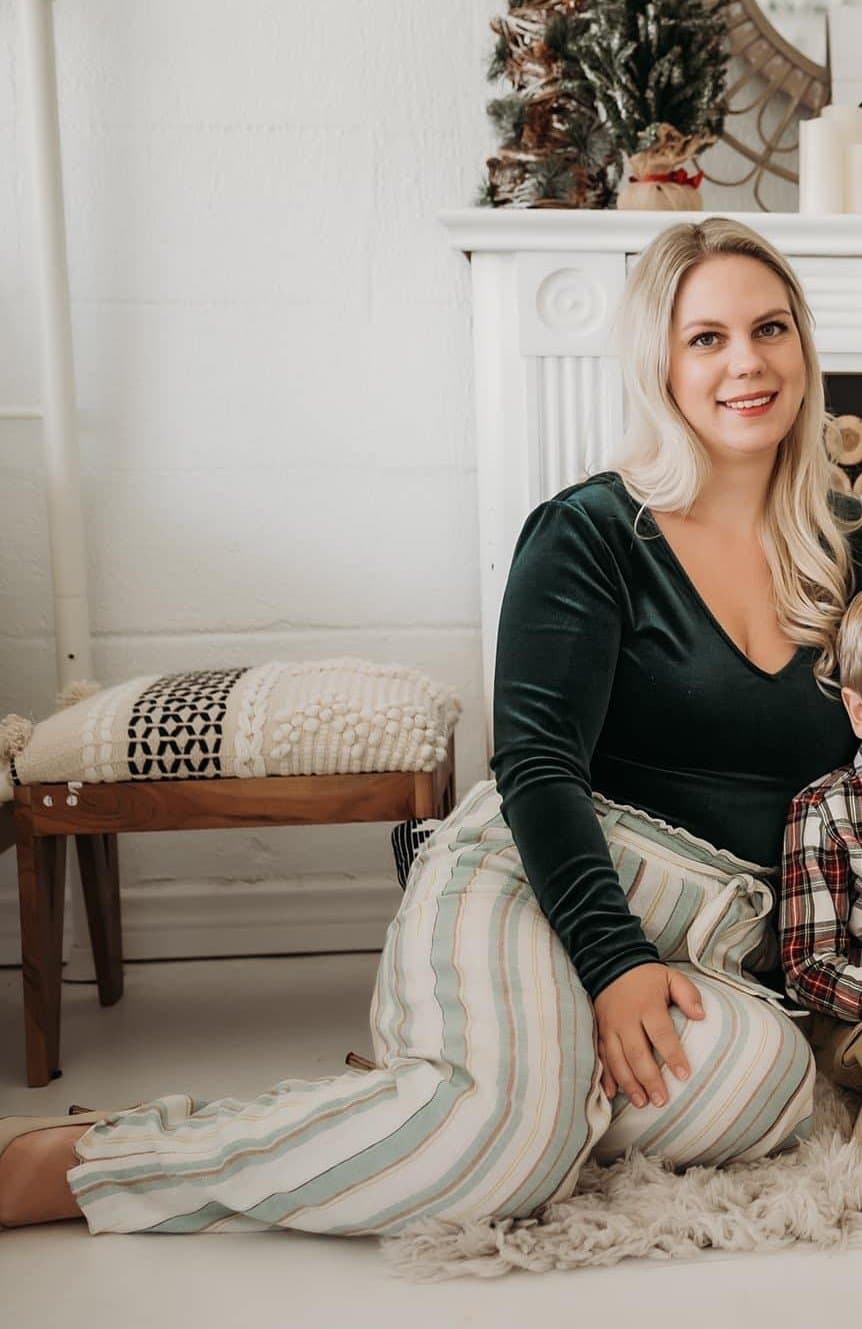 Tara & Alicia strip out of their bikinis & make out for G G W