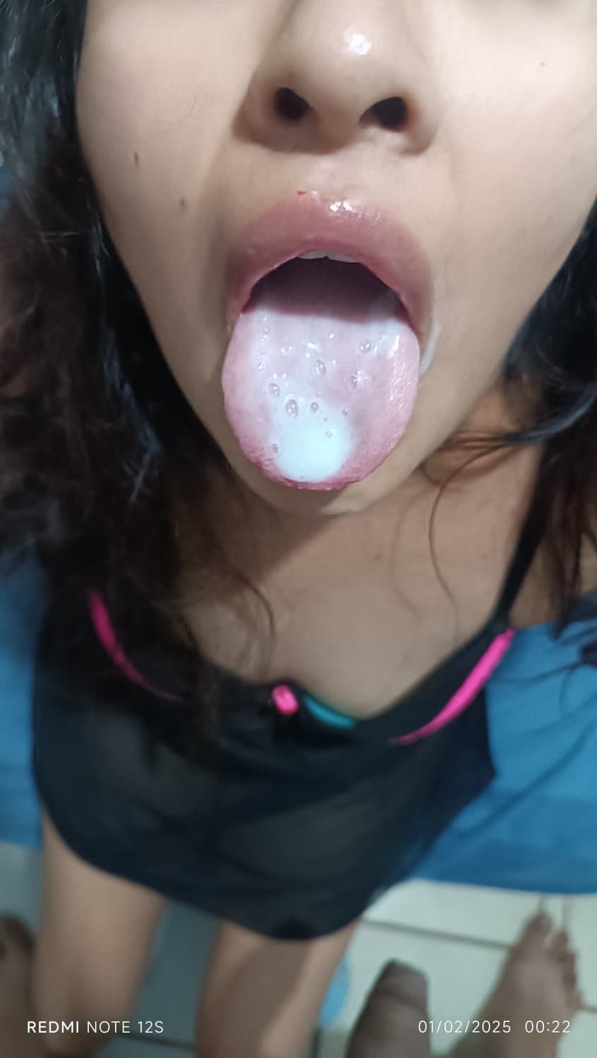 Teen sumisa tragando la verga de su Papi