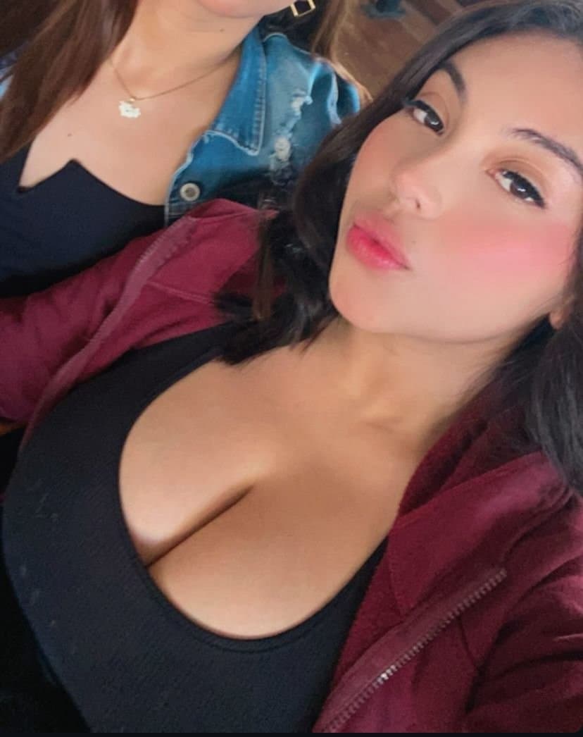 Young girl with Giants tits