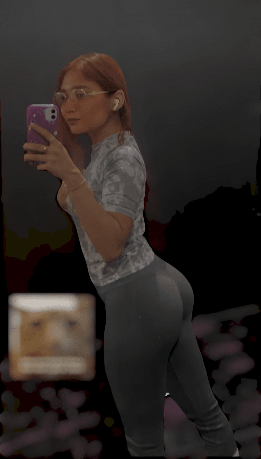 Annie loves to show her ass