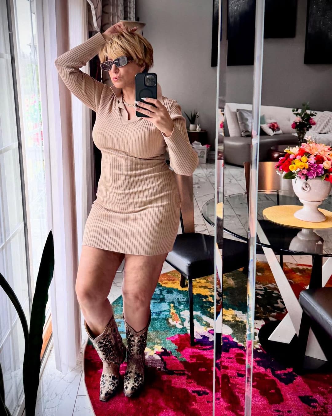 Thick Gilf flight attendant 3