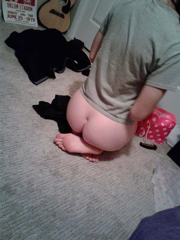 Click to view full size OTD Slut Fully Nude