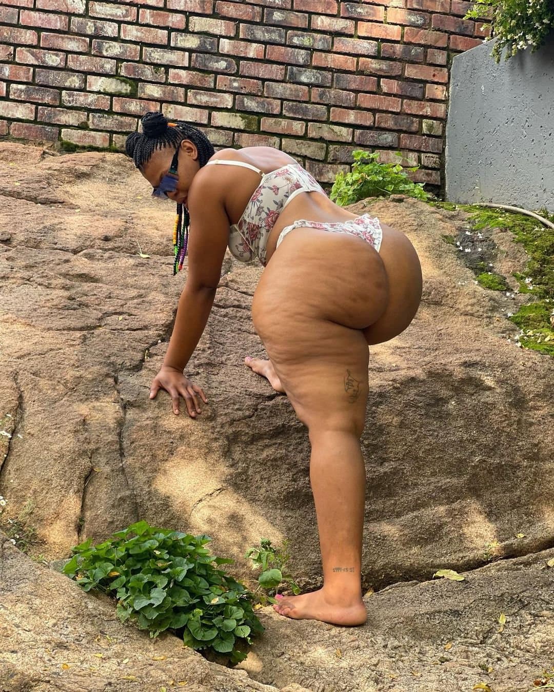 @Ms_Egbfun hourglass pear-shaped South African ass