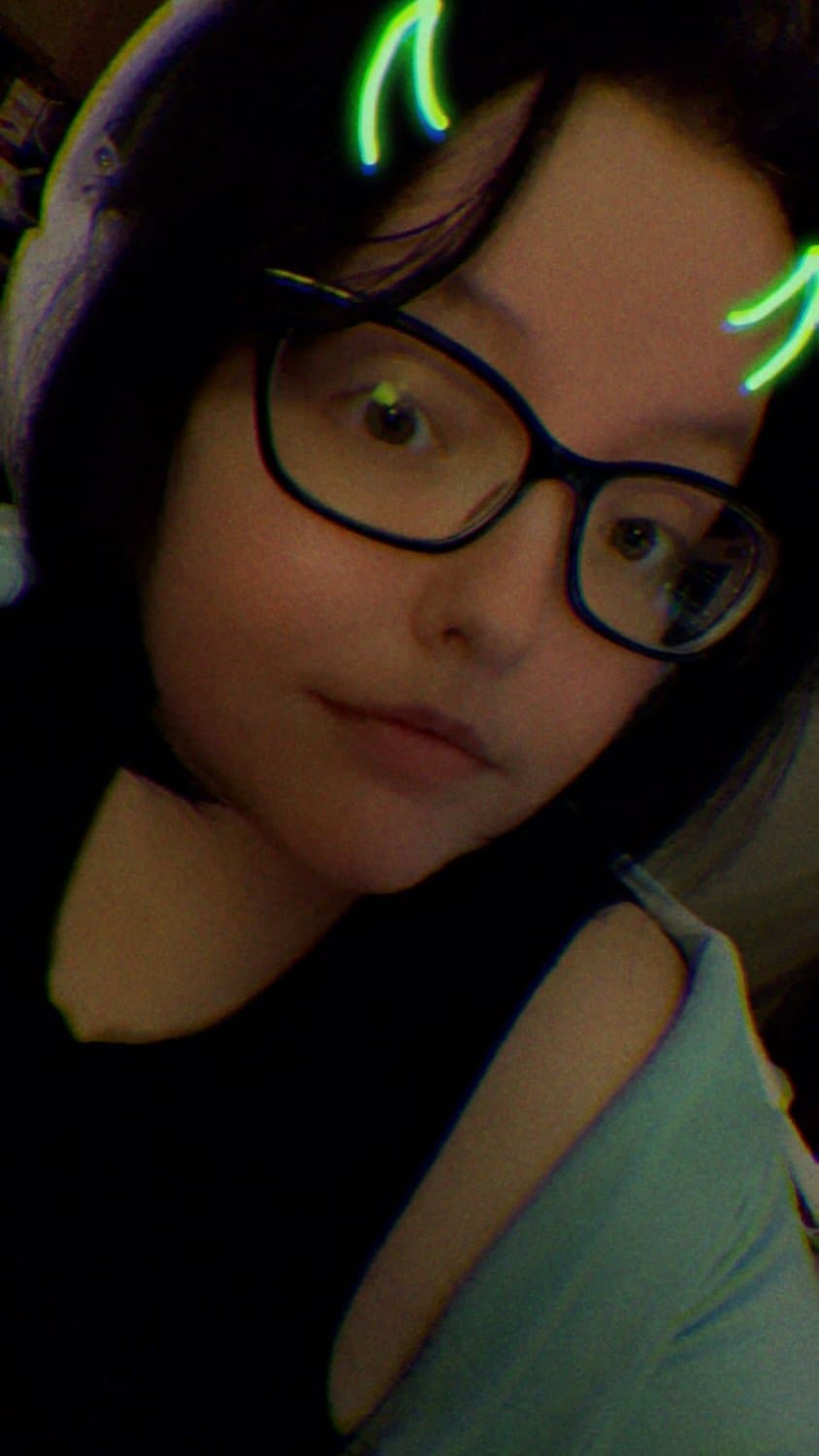 Kittenblushes on snapchat wants to be a permanent webslut. She wants to be shared and scared