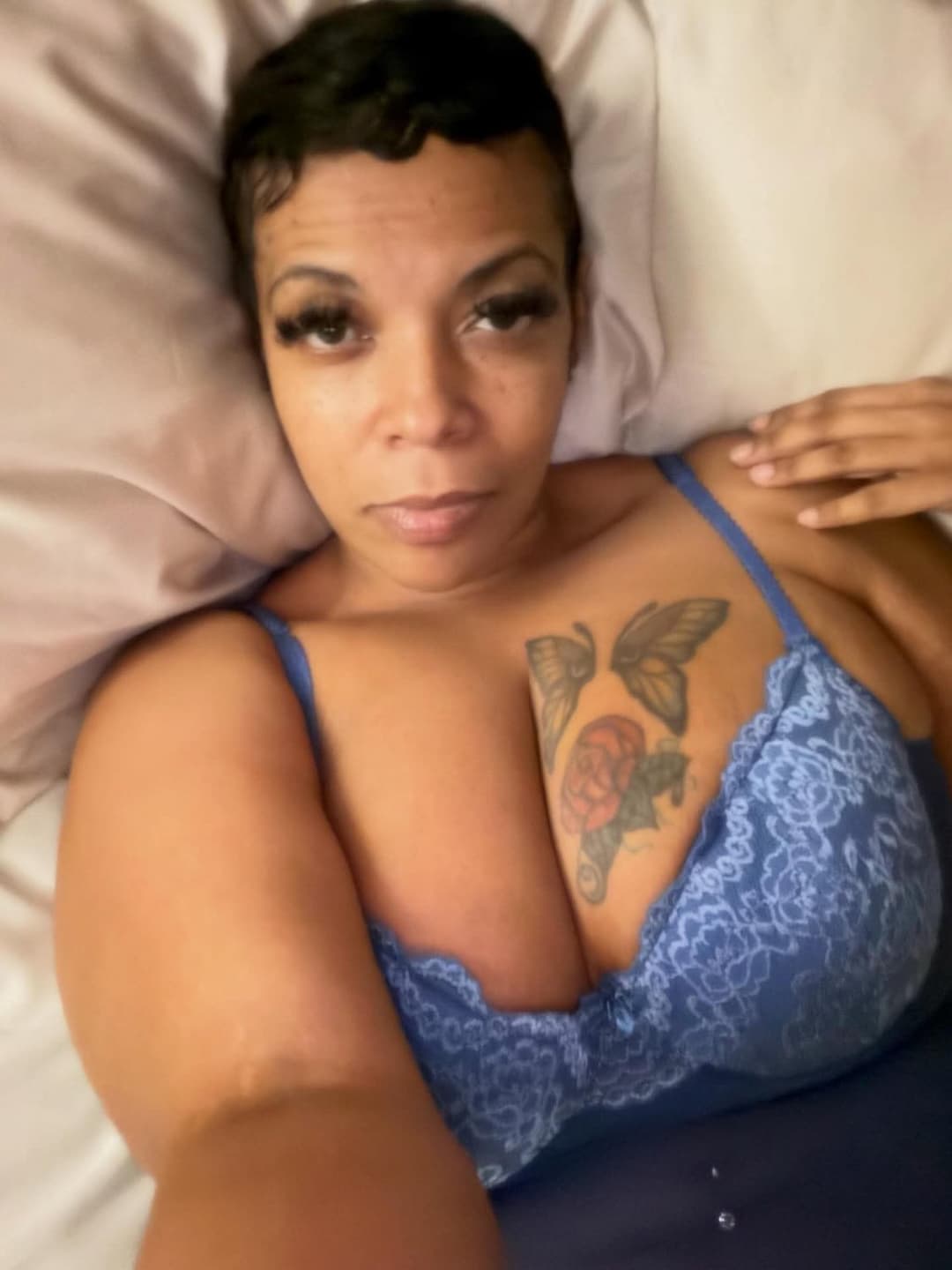 Click to view full size Redbone ebony auntie that got the if We go to the hotel we FUCKIN video & I would not pull out 134