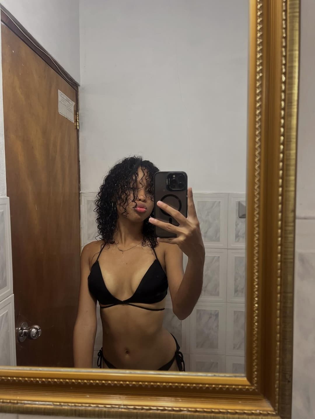 2 PUTAS MORENAS EN BIKINI (DIA 5) 1 DIA 1 PUTA HASTA ENCONTRAR A YADIRA