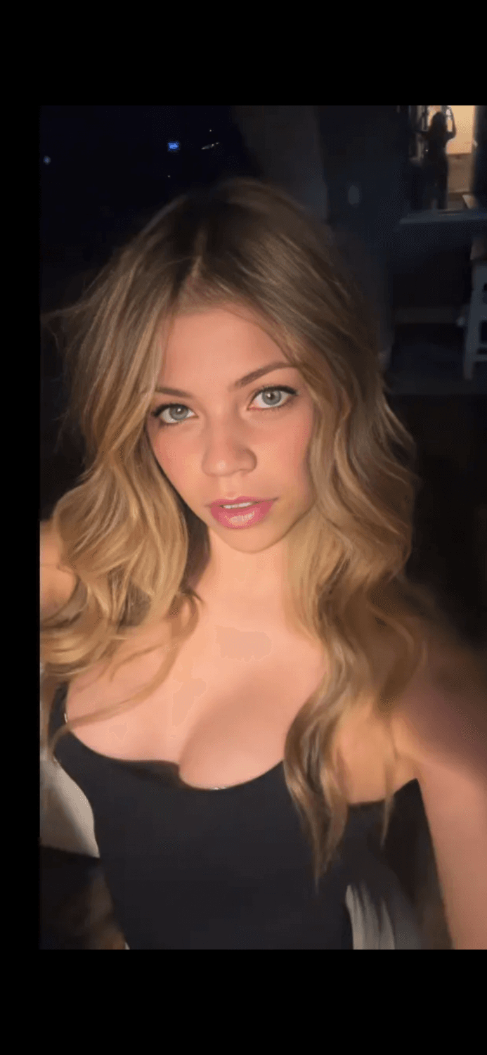 My sexy step daughter, so sexy !