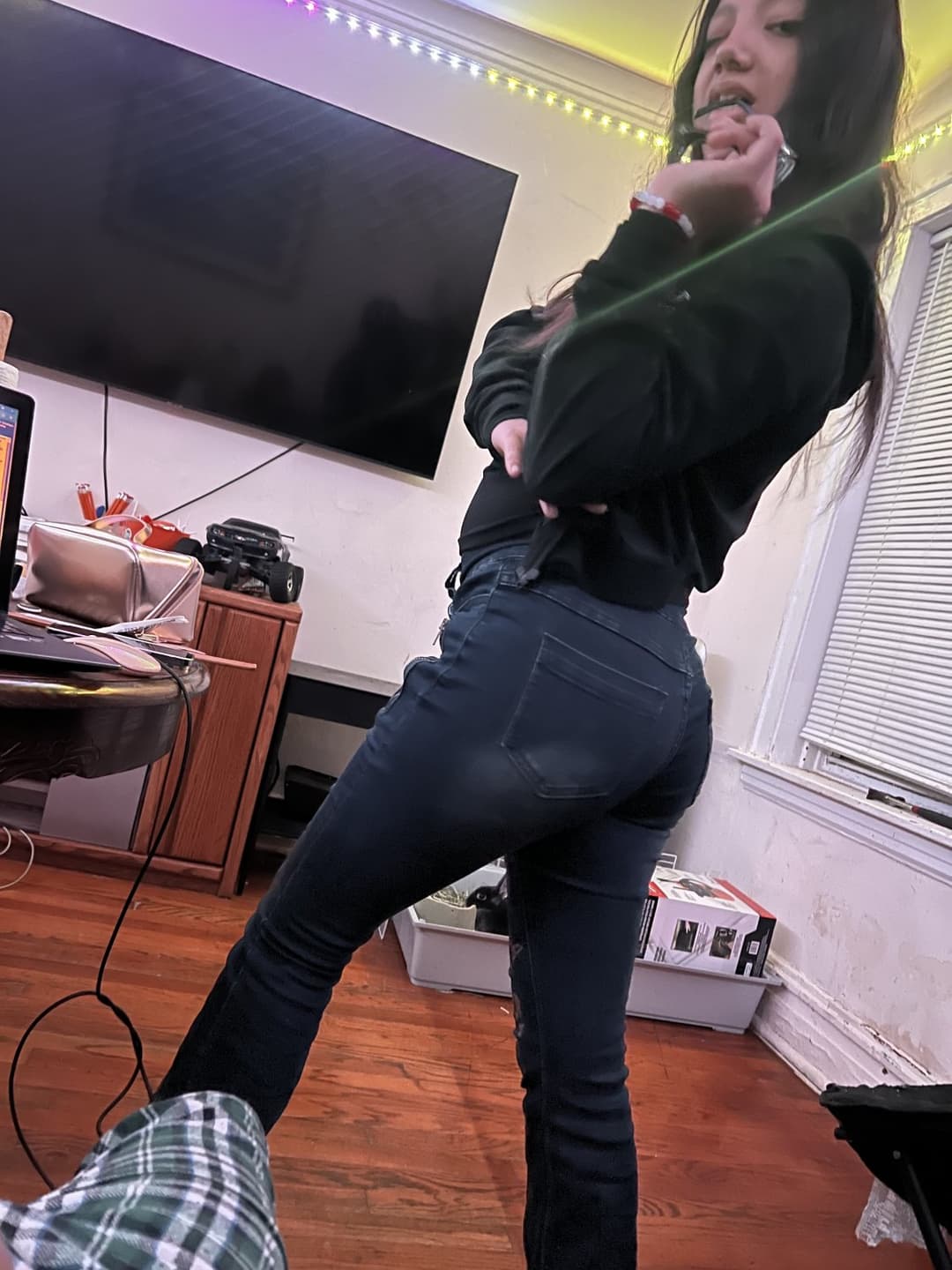 Who has more of Danielle or has met her? ? (18+)! (Chicago)