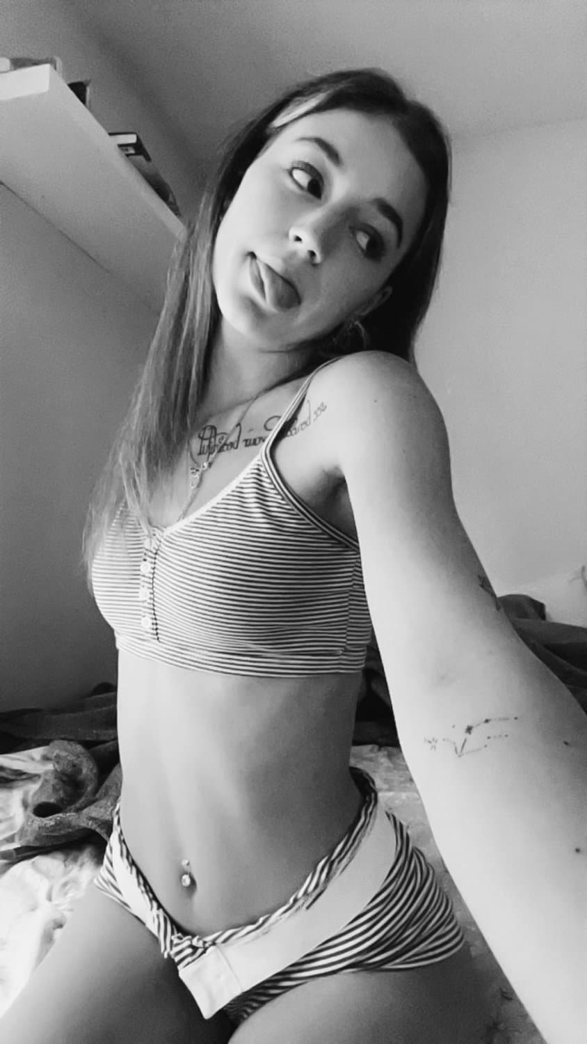 Barely legal bop teenager Carly