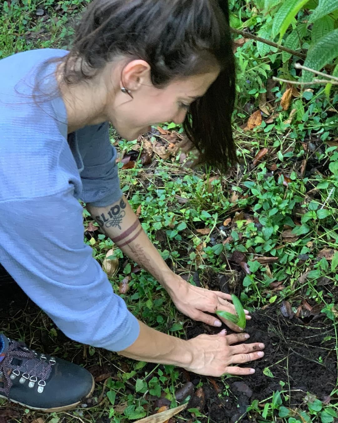 sexy exotic tour guide masturbating