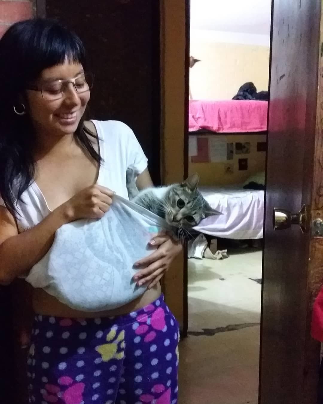 una feminazi enojada con los hombres, pero como le encanta la verga!