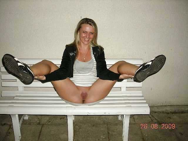 Bottomless Girls in Public 3