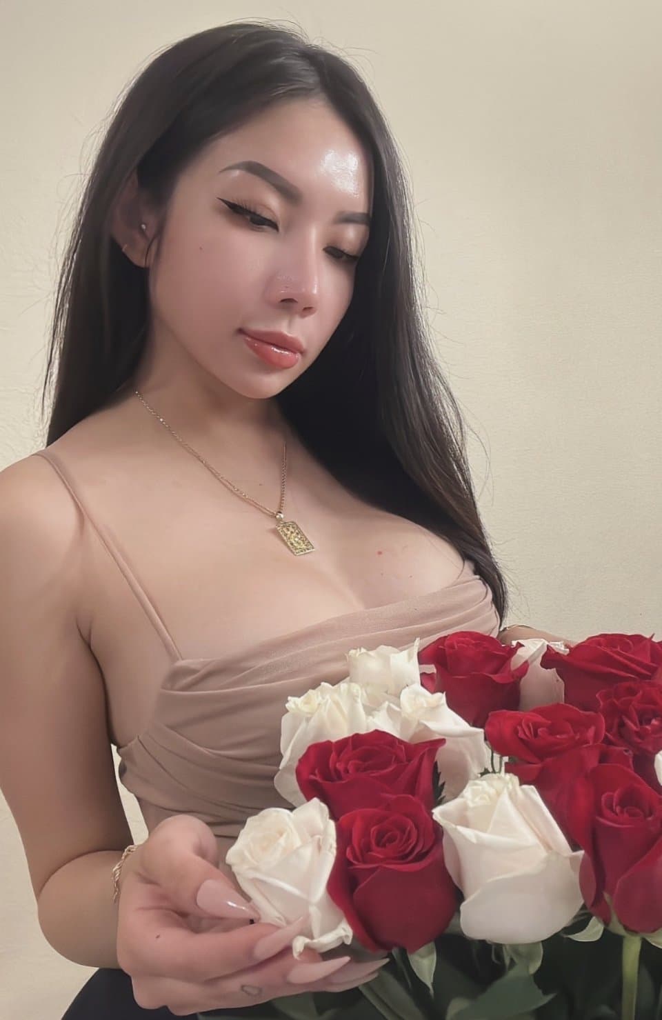 Single Mom Truc Anh Vietnamese Hoe.