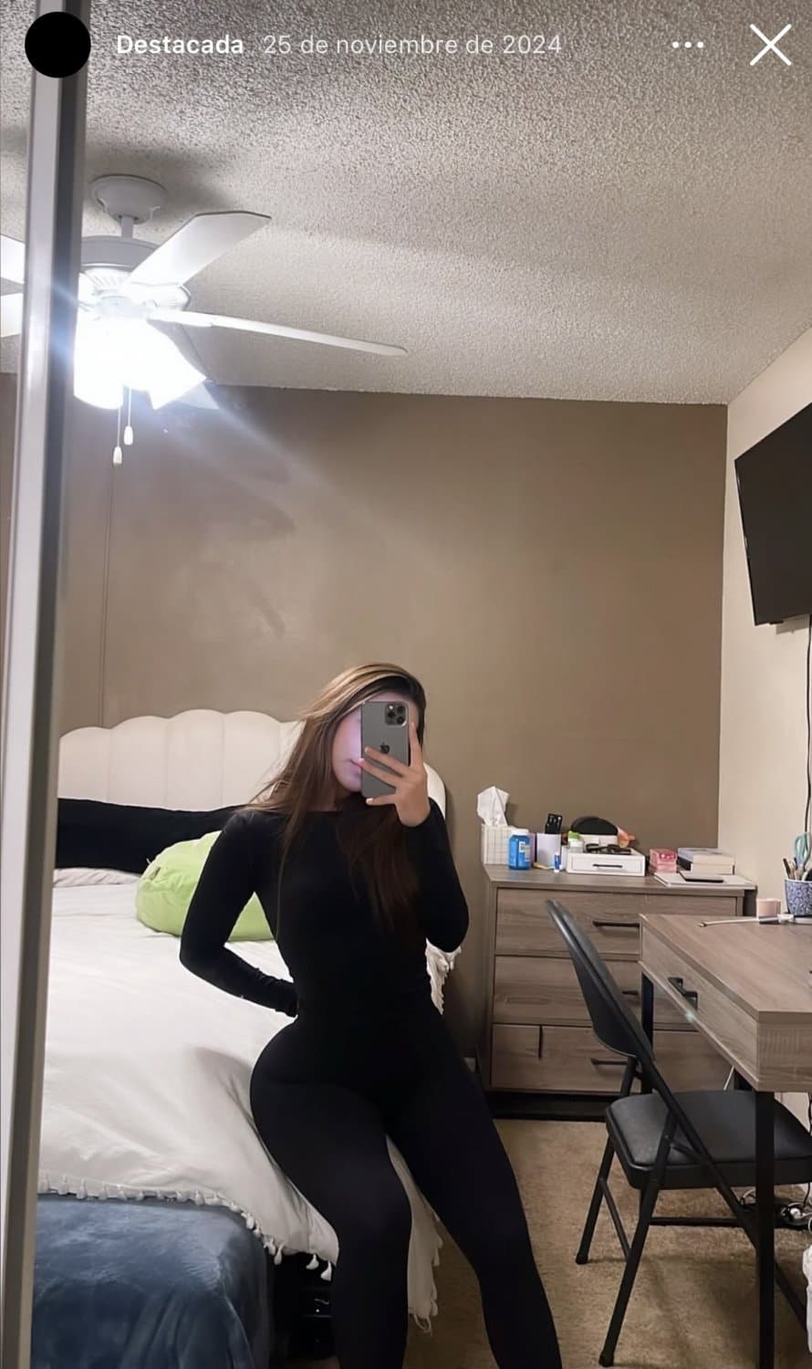 Click to view full size Me metí al cuarto de mi hermana a buscar sus tangas y me corri varias veces en una