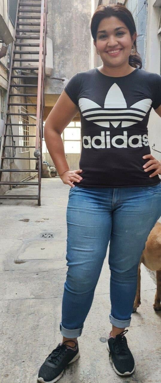 Small titties,  stretch marks and bush