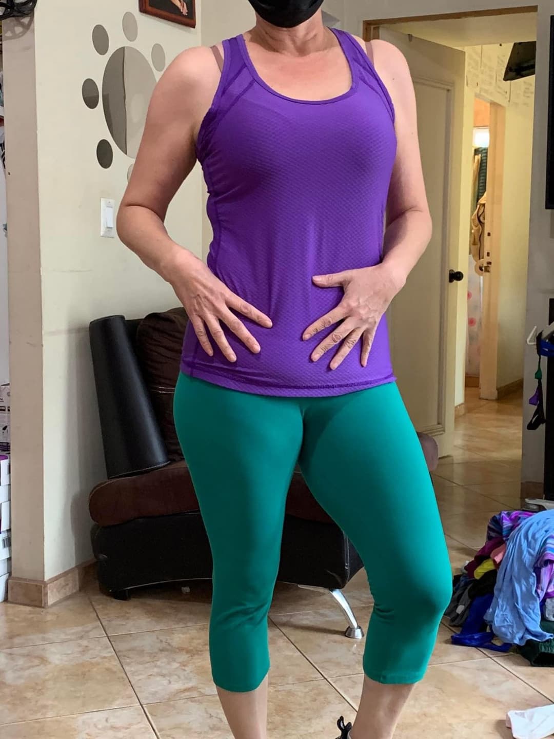 Click to view full size I would still tear this up even tho she a bit old she got big tits and cute toes lowkey