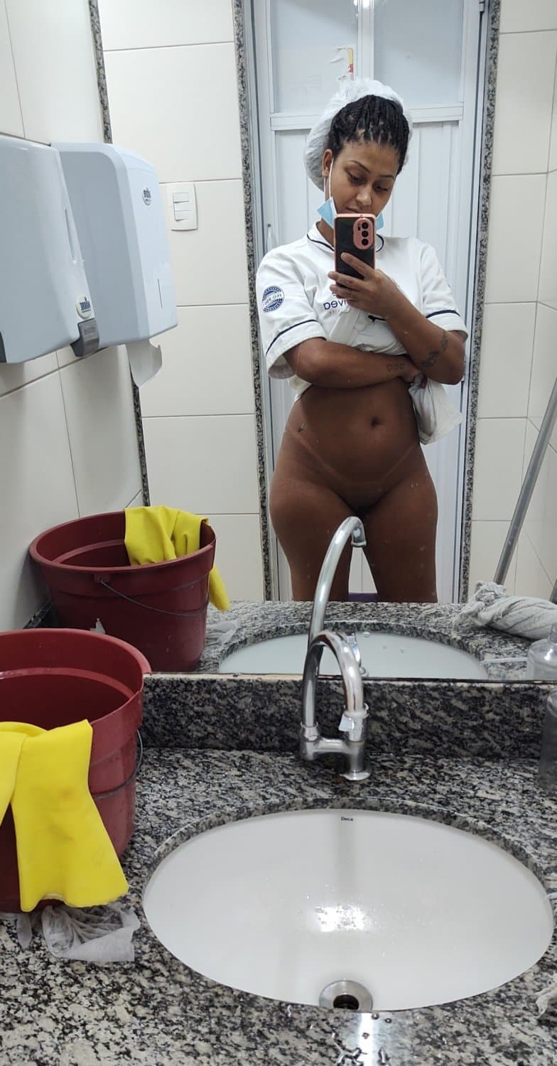 Click to view full size Morena rabuda amadora