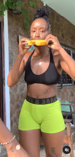 Sexy Slimthick Lesbian