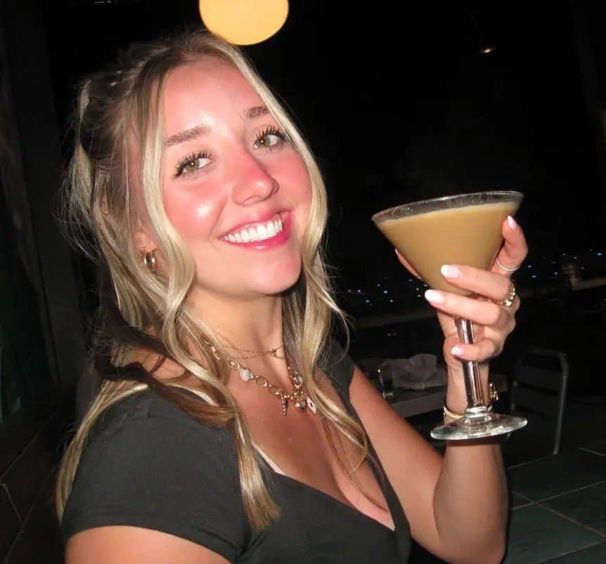 Blonde good girl next door Bailey turns into a slutty whore party chic with a few drinks she a freak