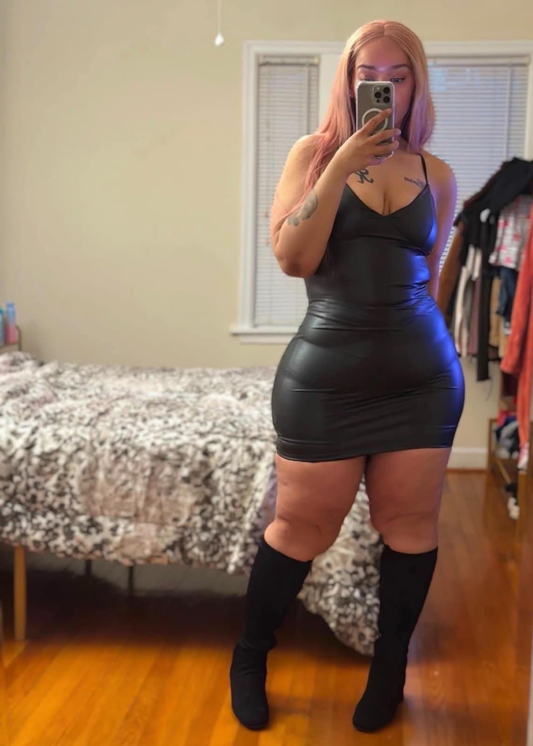 THICK CURVY EBONY BIG BOOTY