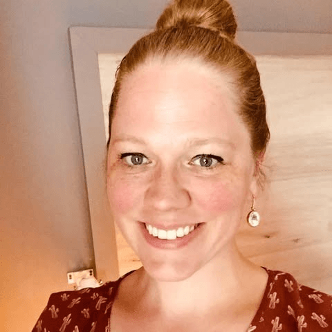 HOT QUEBEC TEACHER, ANYONE KNOW MORE BOUT HER? IS THERE ANY NUDES?