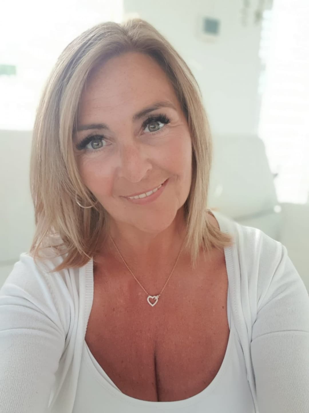 Ann Cath mature beauty