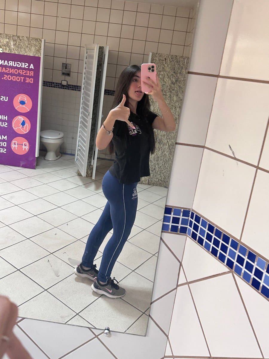 MAGRINHA DO BUNDÃO DE BRASÍLIA VAZADA DE PIJAMA SEXY DELICIOSA - NOVINHA CAIU NA NET NO DF