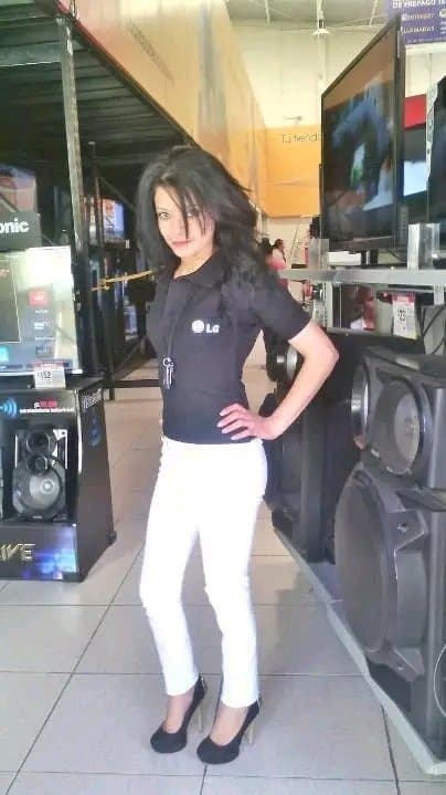 Vendedora mexicana sexi de Elektra