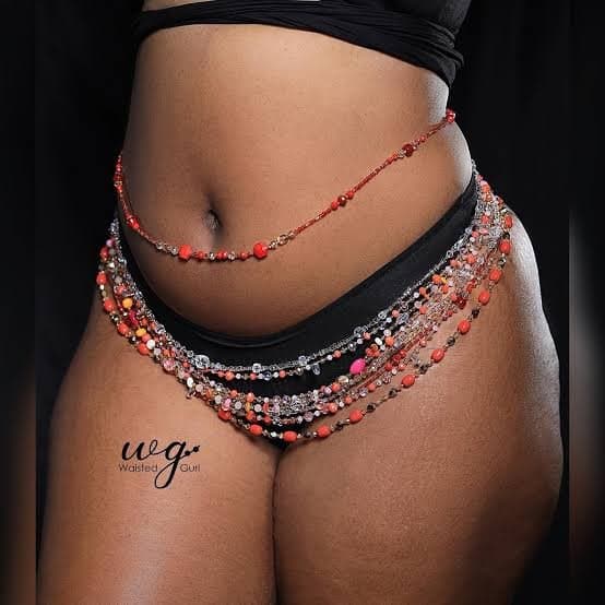 Compilado de africanas usando waist beads