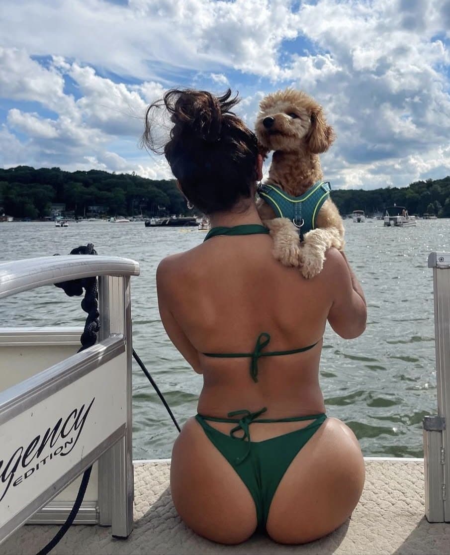 5ft Petite Laitna Francesca. Size 6 feet