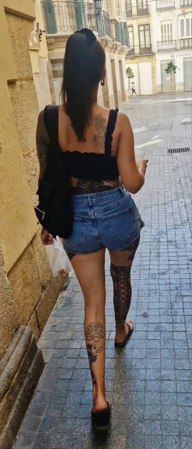 Sarah 33 is a hot goth slut. Pawg getting fucked by a big cock. Anal plug DP. Kik bbc