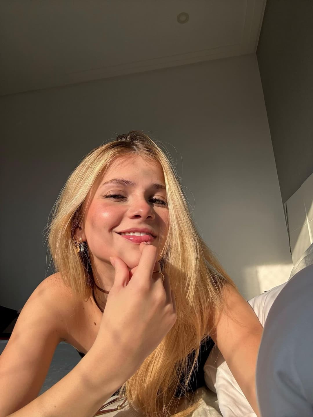 Arrasa Lana , fotos delicias...Lana Negrini a beleza loira , muito goostosa !!!