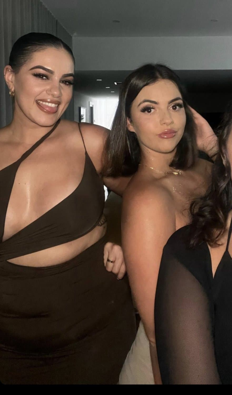 Aussie bbw Jamilla is so thick, begging for cum on her big fake tits. Kik fitfunseeker with edits