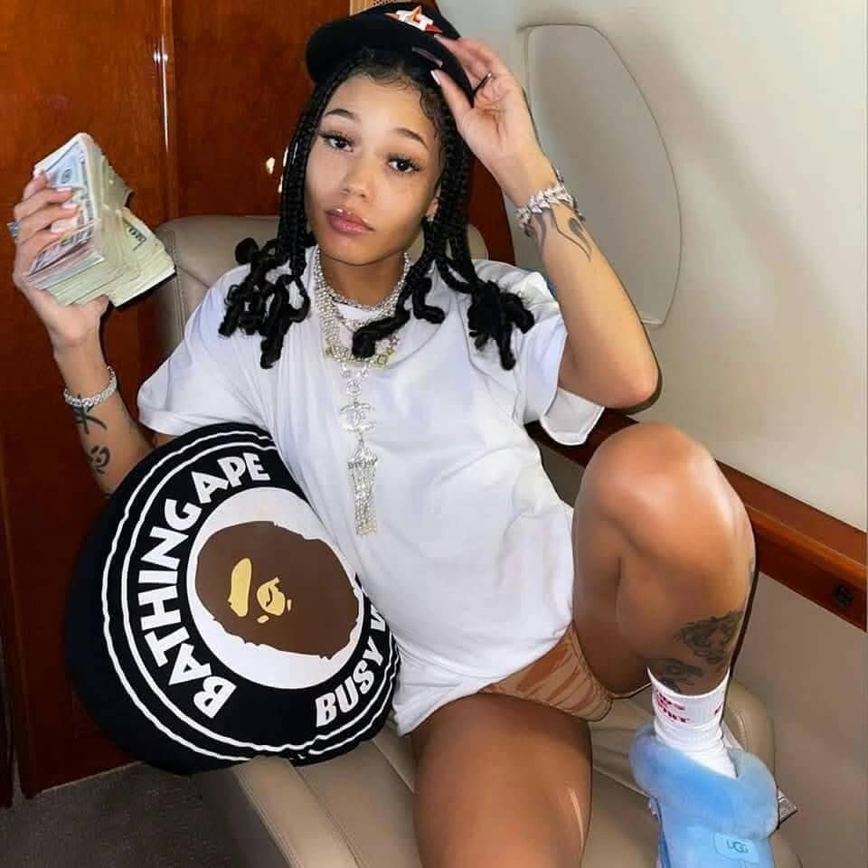 I love Coi Leray her body is perfect!