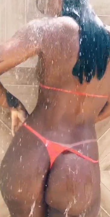 Laine Silva pretinha du bucetão